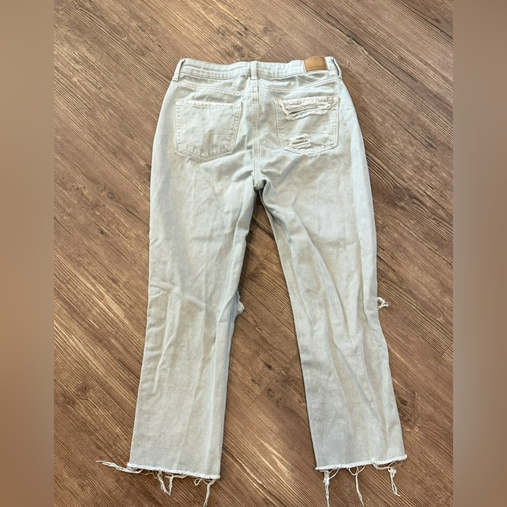 American Eagle Women’s Distressed Ripped Gray Denim Mom Jeans Size 10 - Picture 9 of 9